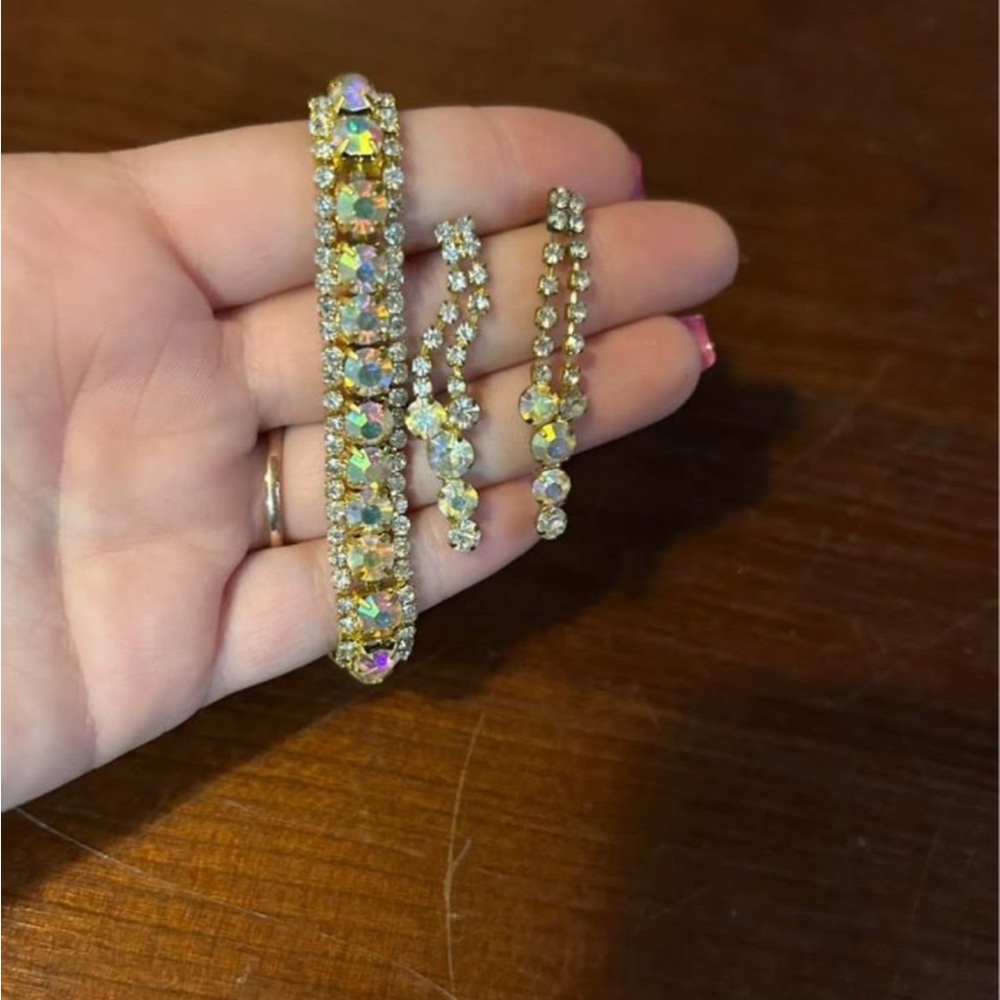 Bracelet and earrings jewelry set